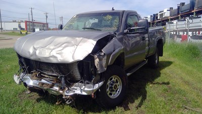 J22058, 06 Sierra2500, 6.6L Diesel.jpg