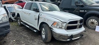 W25076_2019_RAM1500_5.7L.jpg