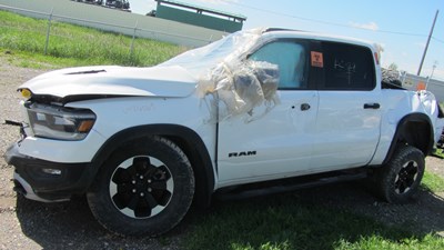 W26069_2022_RAM1500_5.7L.JPG